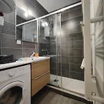 4en1 17 Personnes Max Stationnement Proche & Gratuit Wifi