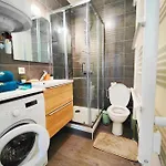 4en1 17 Personnes Max Stationnement Proche & Gratuit Wifi Apartment *